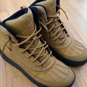 Nike ACG Woodside Boots
